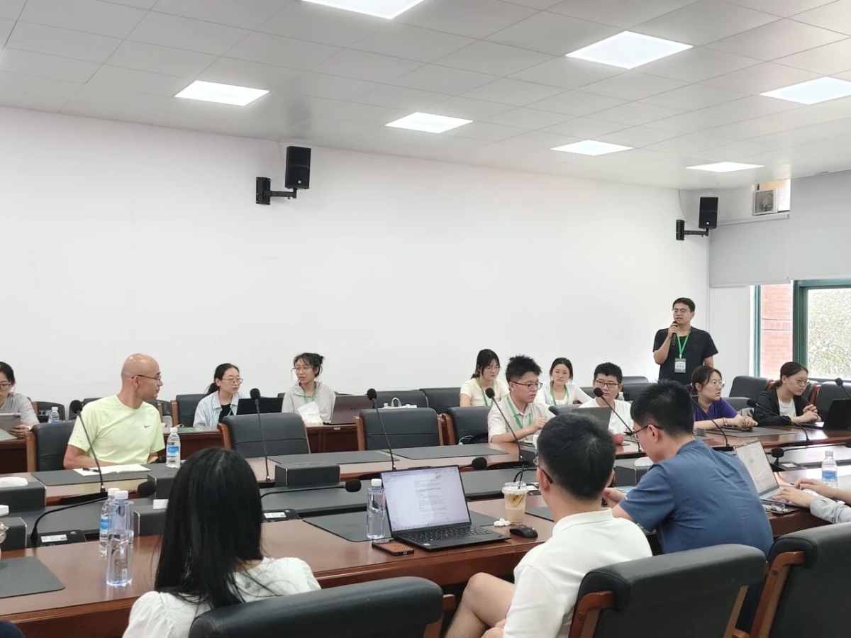 师生学术交流互动